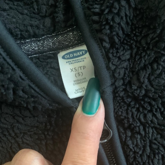 Girls Old Navy Fleece Sweater - Picture 3 of 8